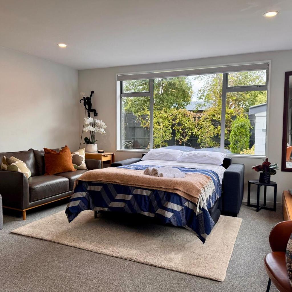 Photograph of Family-Friendly - Spa, Games Room & Secure Parking