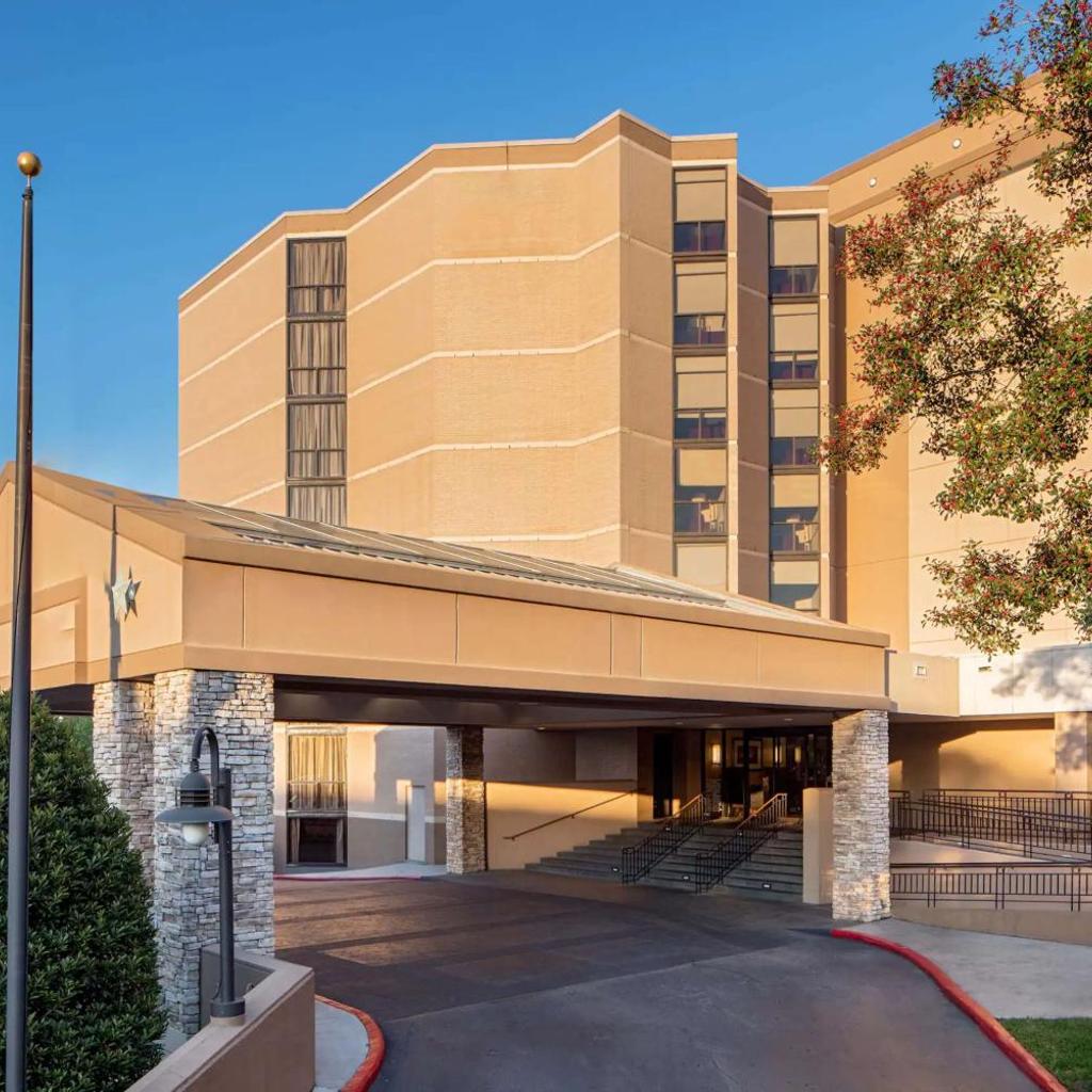 Photograph of Sonesta Hotel Houston IAH Airport