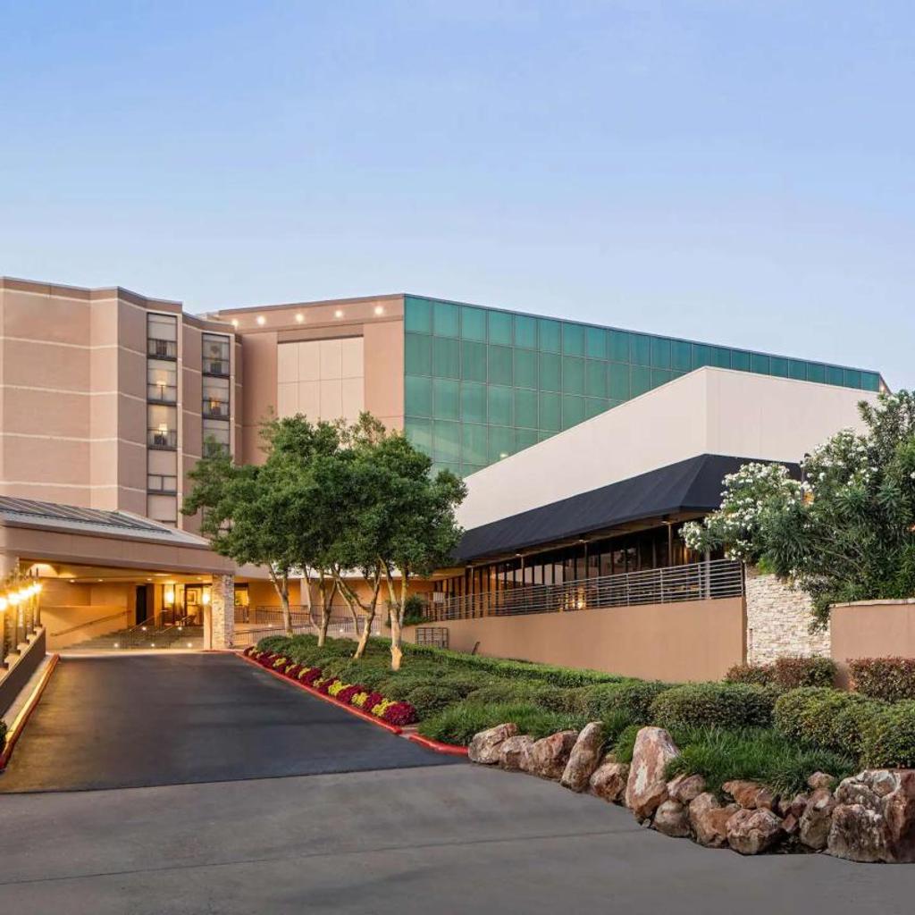 Photograph of Sonesta Hotel Houston IAH Airport