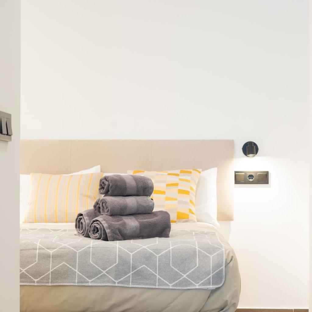 Photograph of Valencia Central Flats-Moderno, junto al Roig Arena