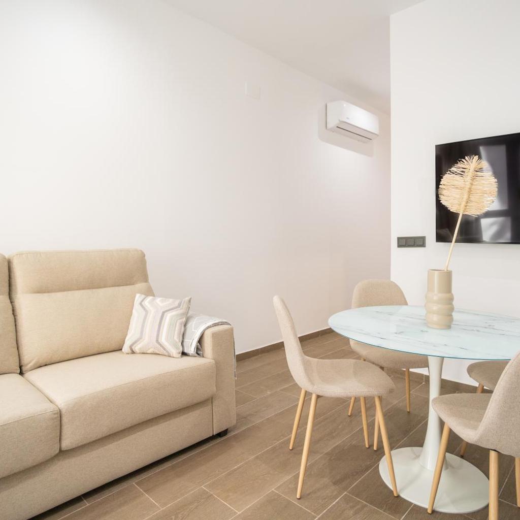 Photograph of Valencia Central Flats-Elegante, junto al Roig Arena
