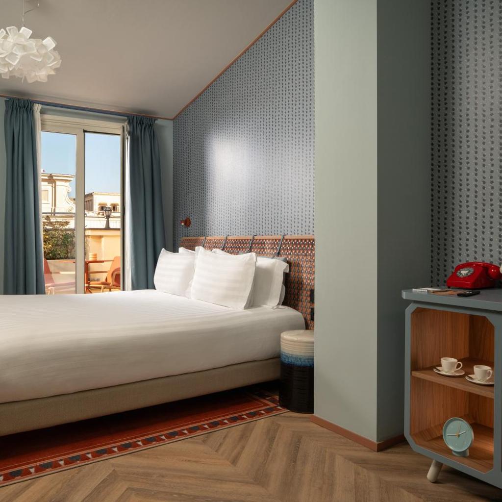 Cloud 7 Roma Hotel — 
