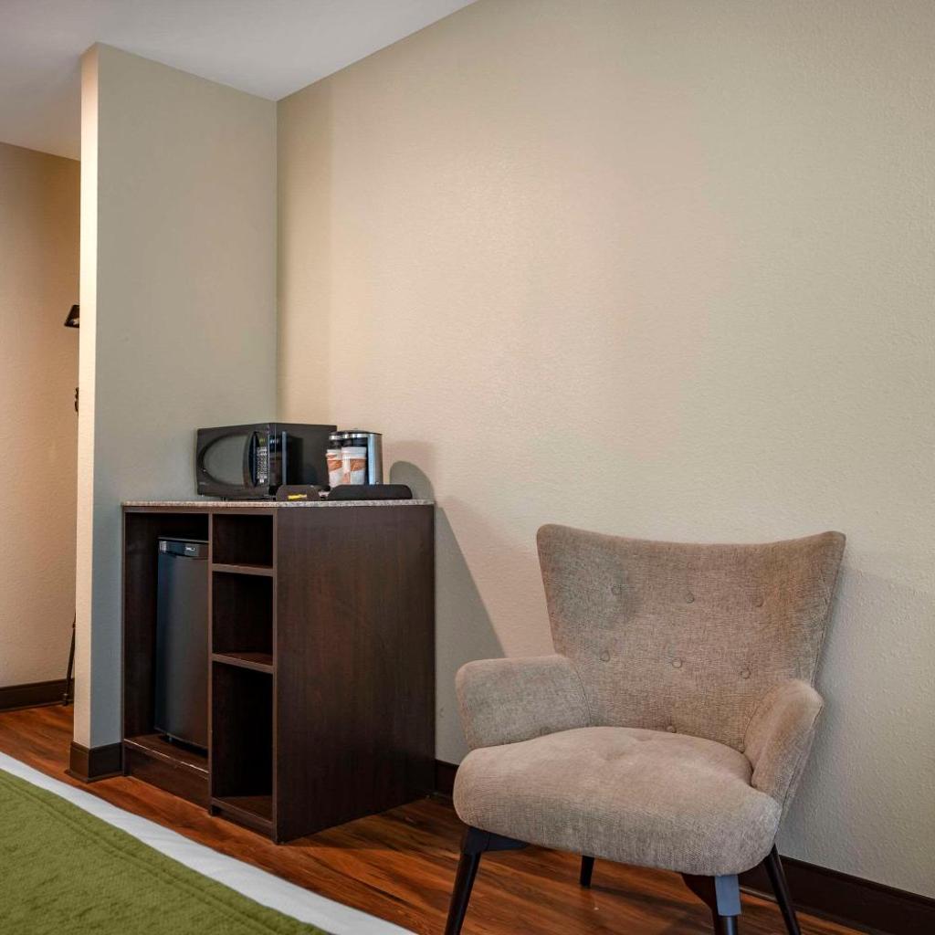 Comfort Inn Connellsville Riverview — 