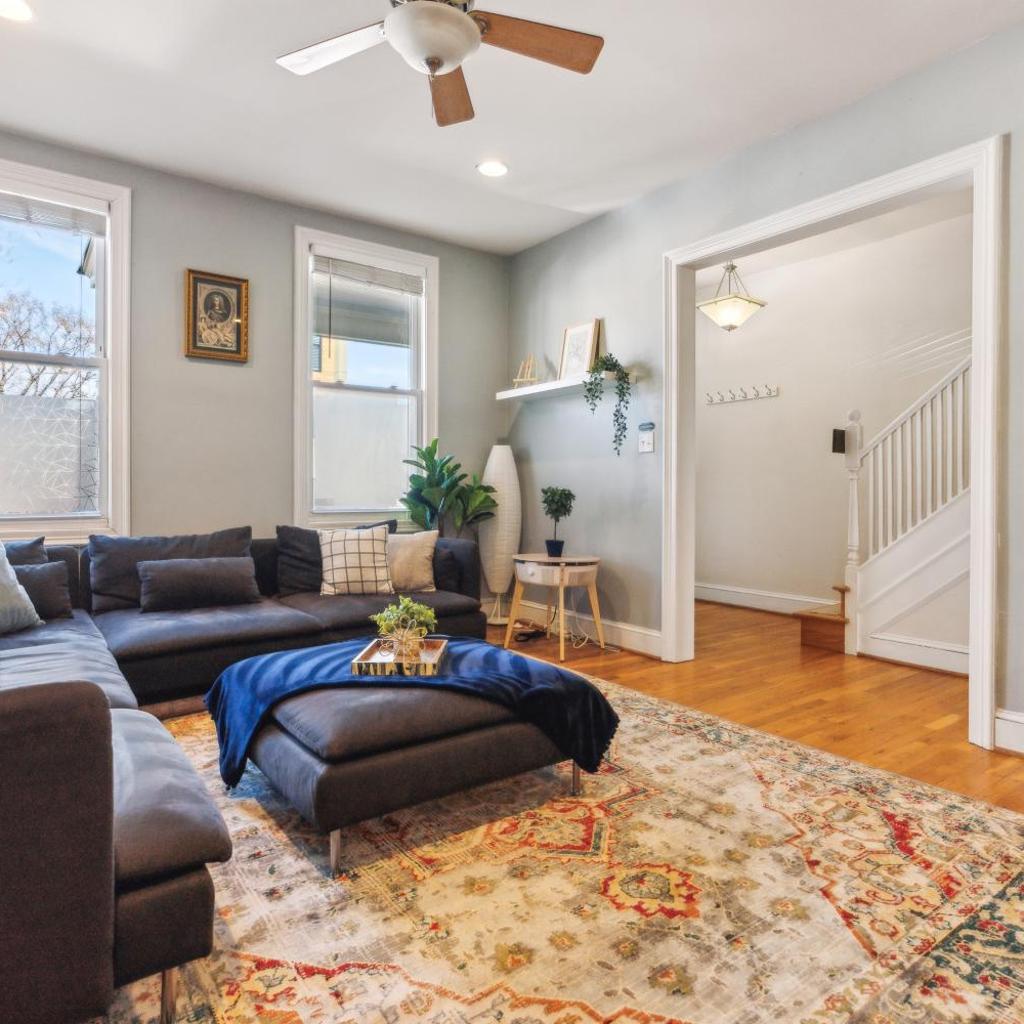 Photograph of Peaceful 3 BR with Parking, Family Friendly near MedStar