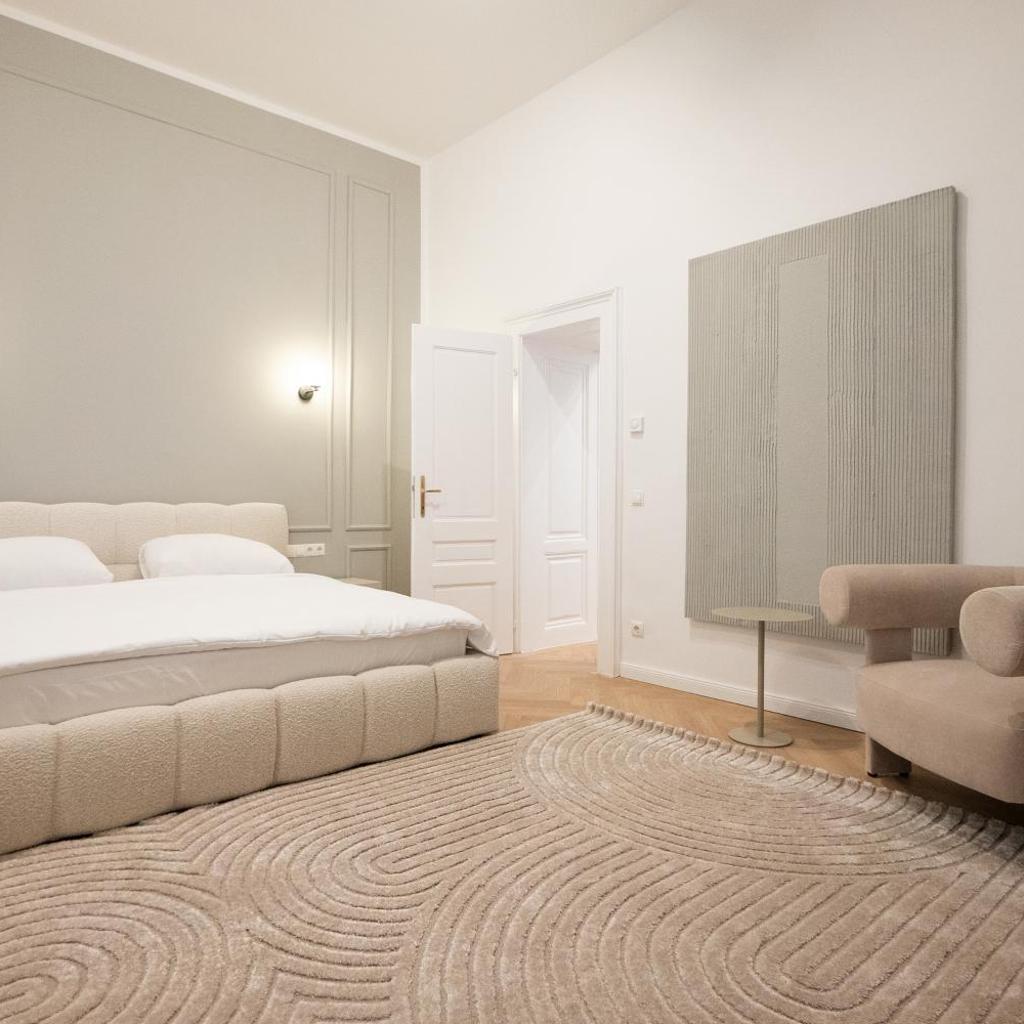 Photograph of Stylish & Modern 90m2 Flat in Prime Location