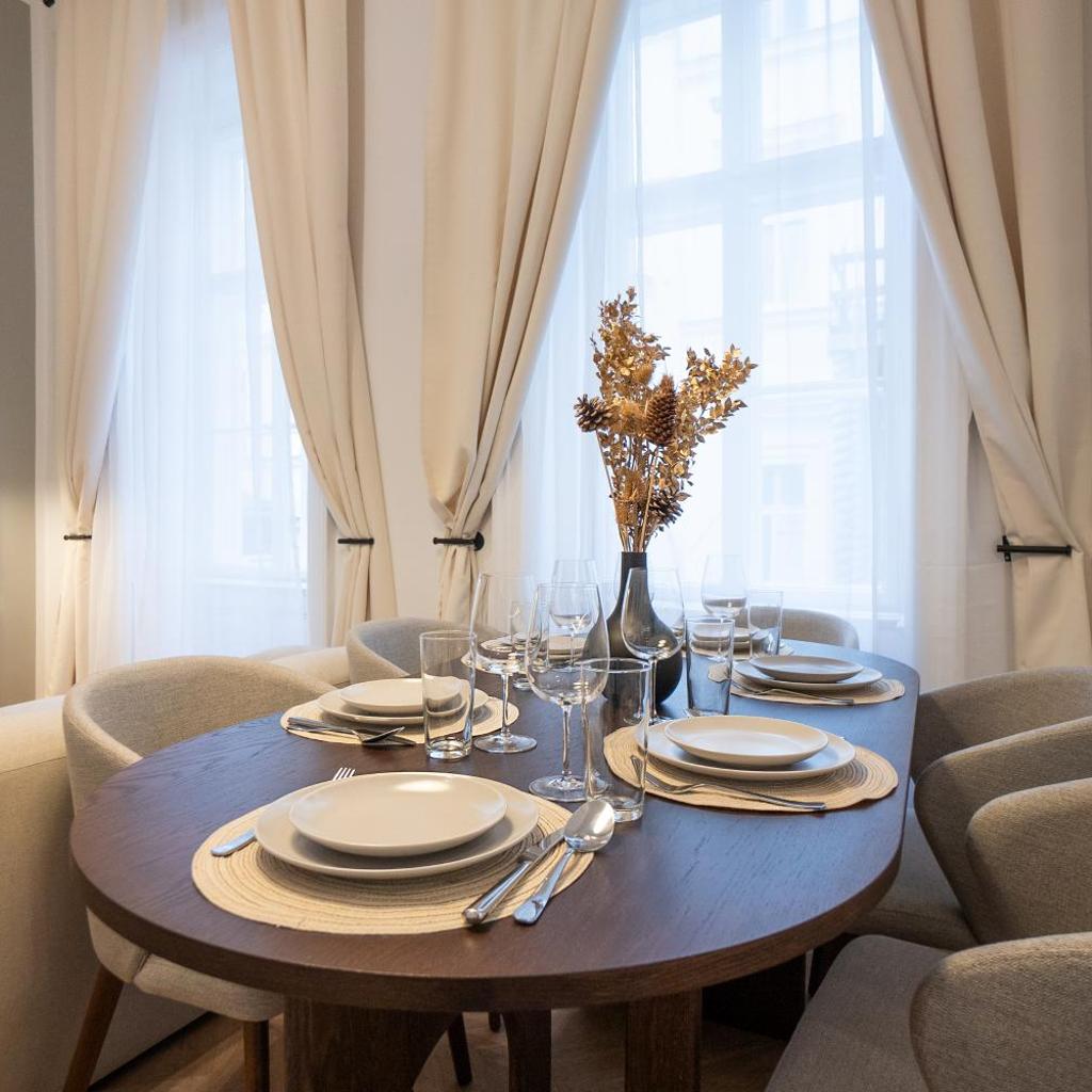Photograph of Stylish & Modern 90m2 Flat in Prime Location