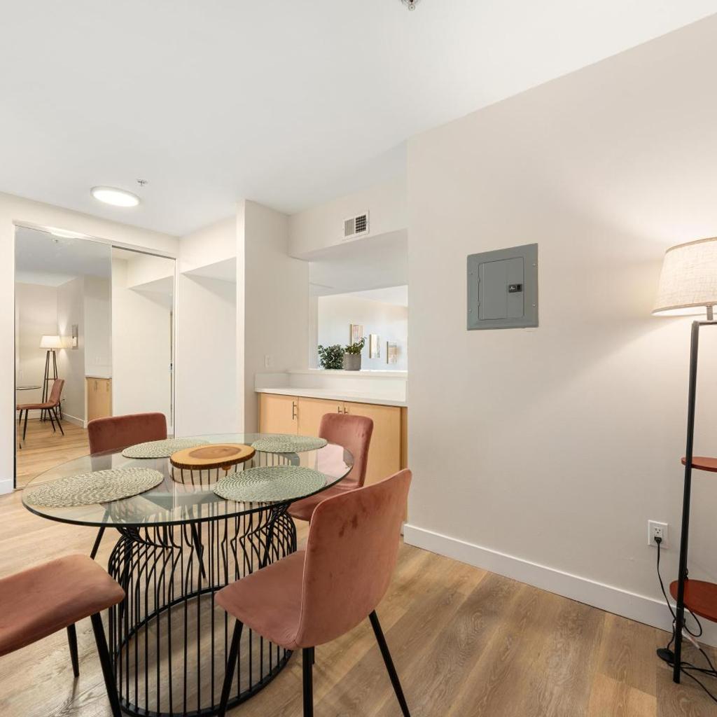 Photograph of The Blossom-Modern 1BR Getaway in Marina Walk to Water&Restaurants