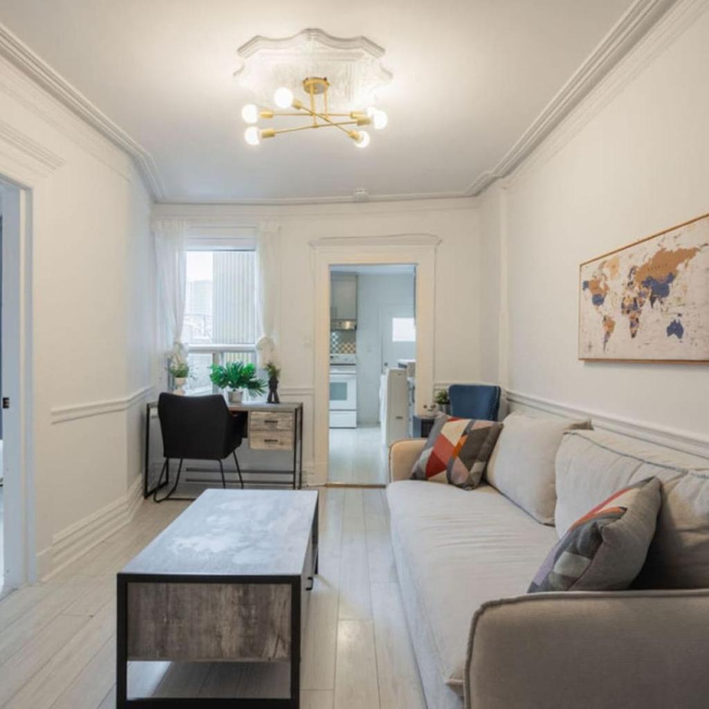 Photograph of Grand Urban 4BR Luxe Loft in Griffintown