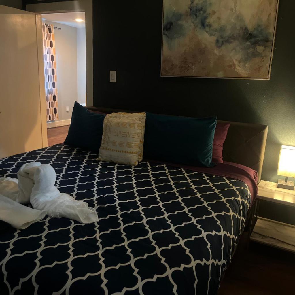 Photograph of Chic & Cozy 1-bedroom Apartment with Free Parking