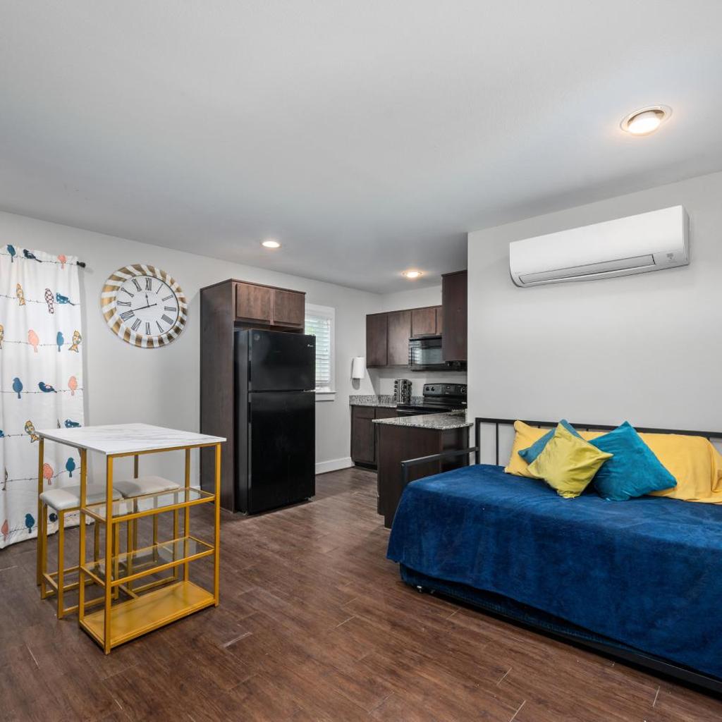 Photograph of Cozy Sanctuary Near MedCenter, UH and NRG