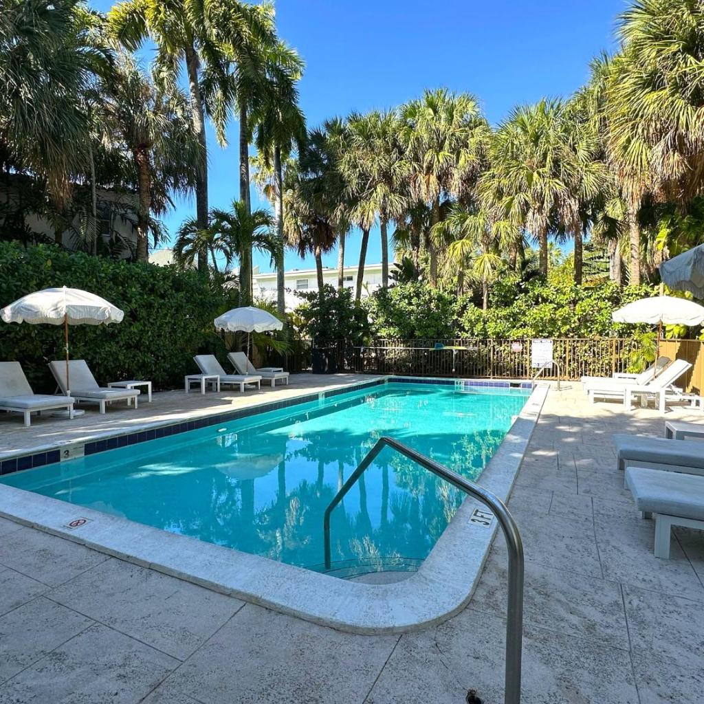 Photograph of Miami River Inn by Renzzi
