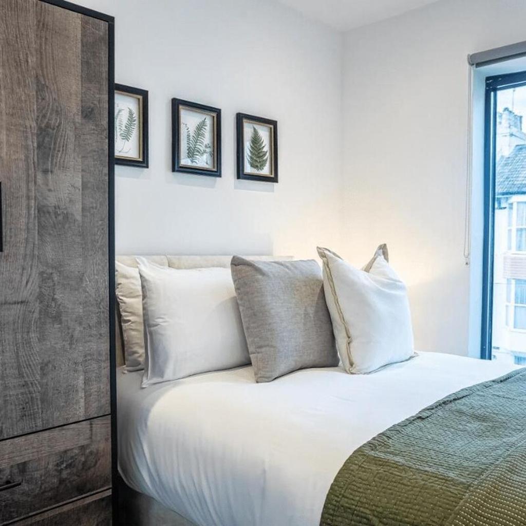 Photograph of Central 2 Bed bedroom Next to Brighton Station