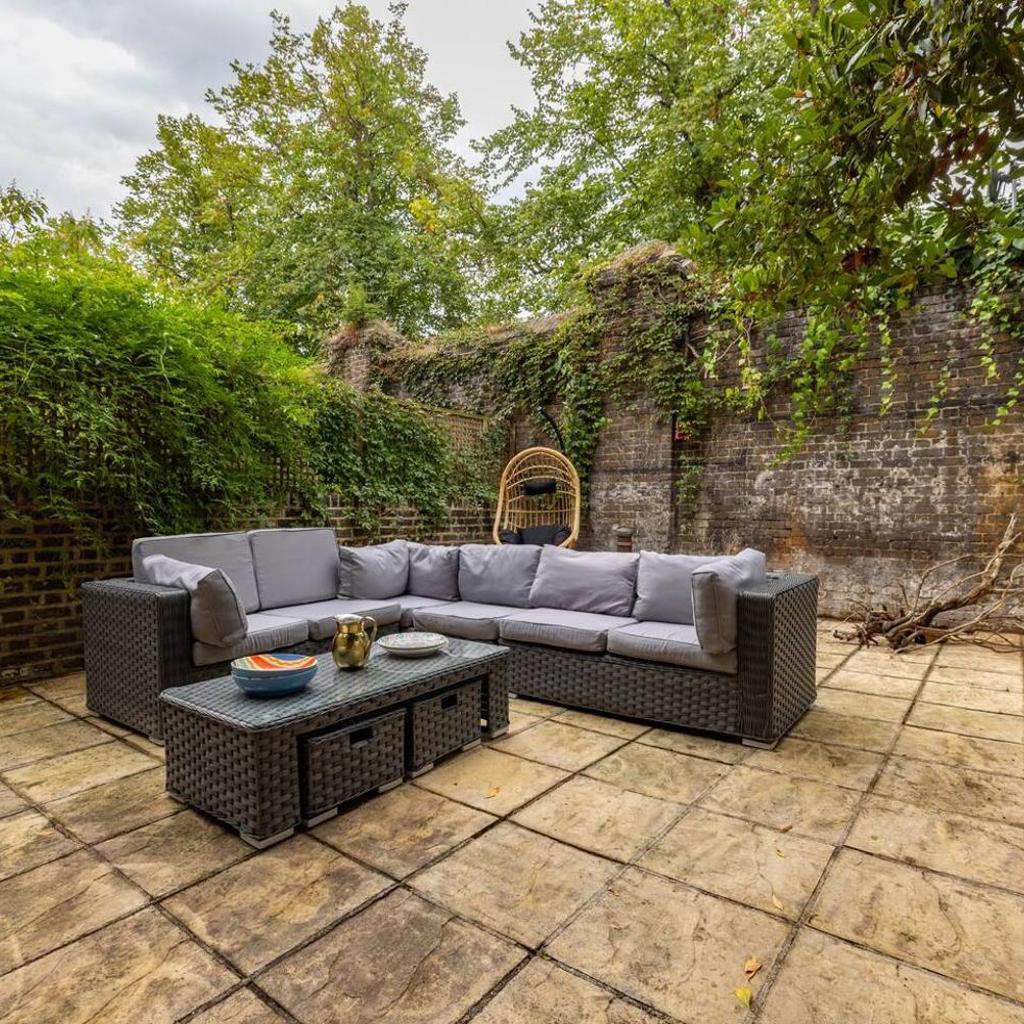 Photograph of Niru Modern & Stylish Flat wHuge Private Terrace