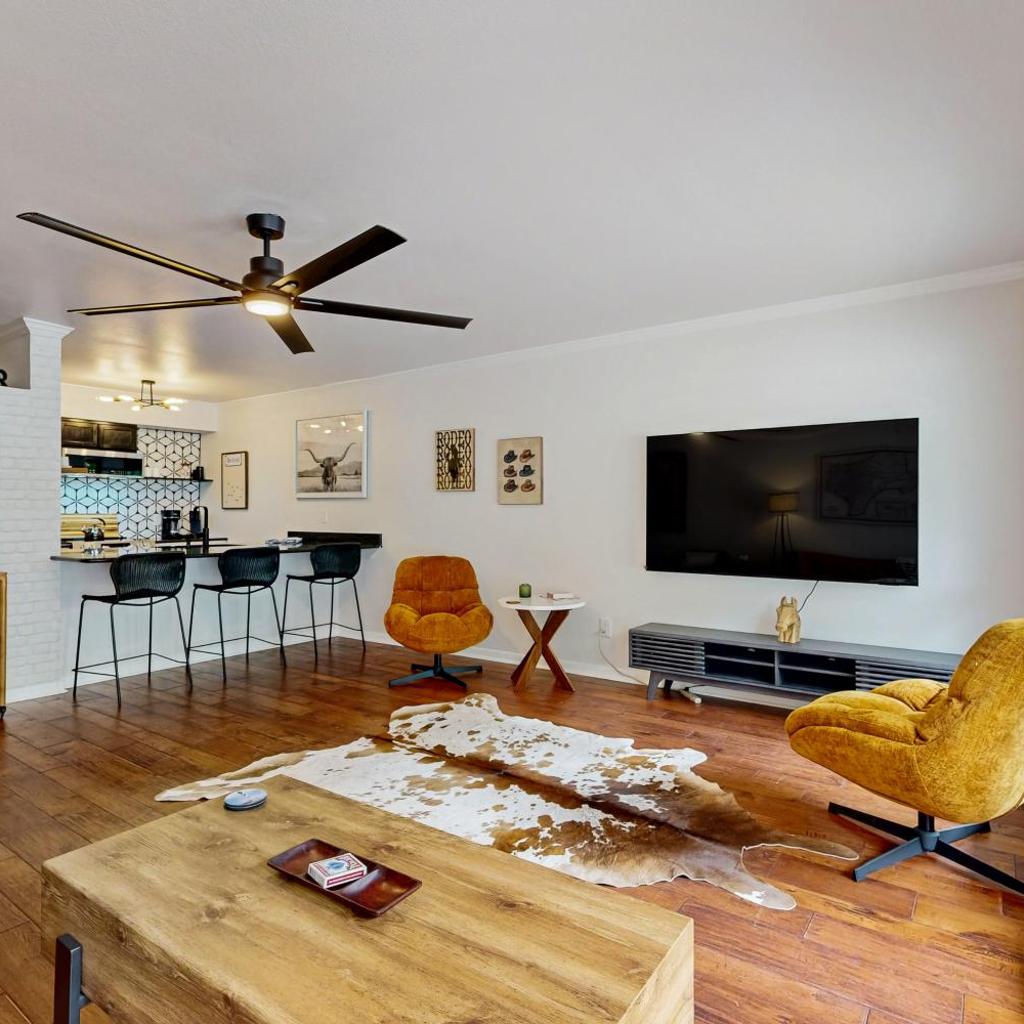 Photograph of Lakeside Austin Condo | 10 Mi to COTA
