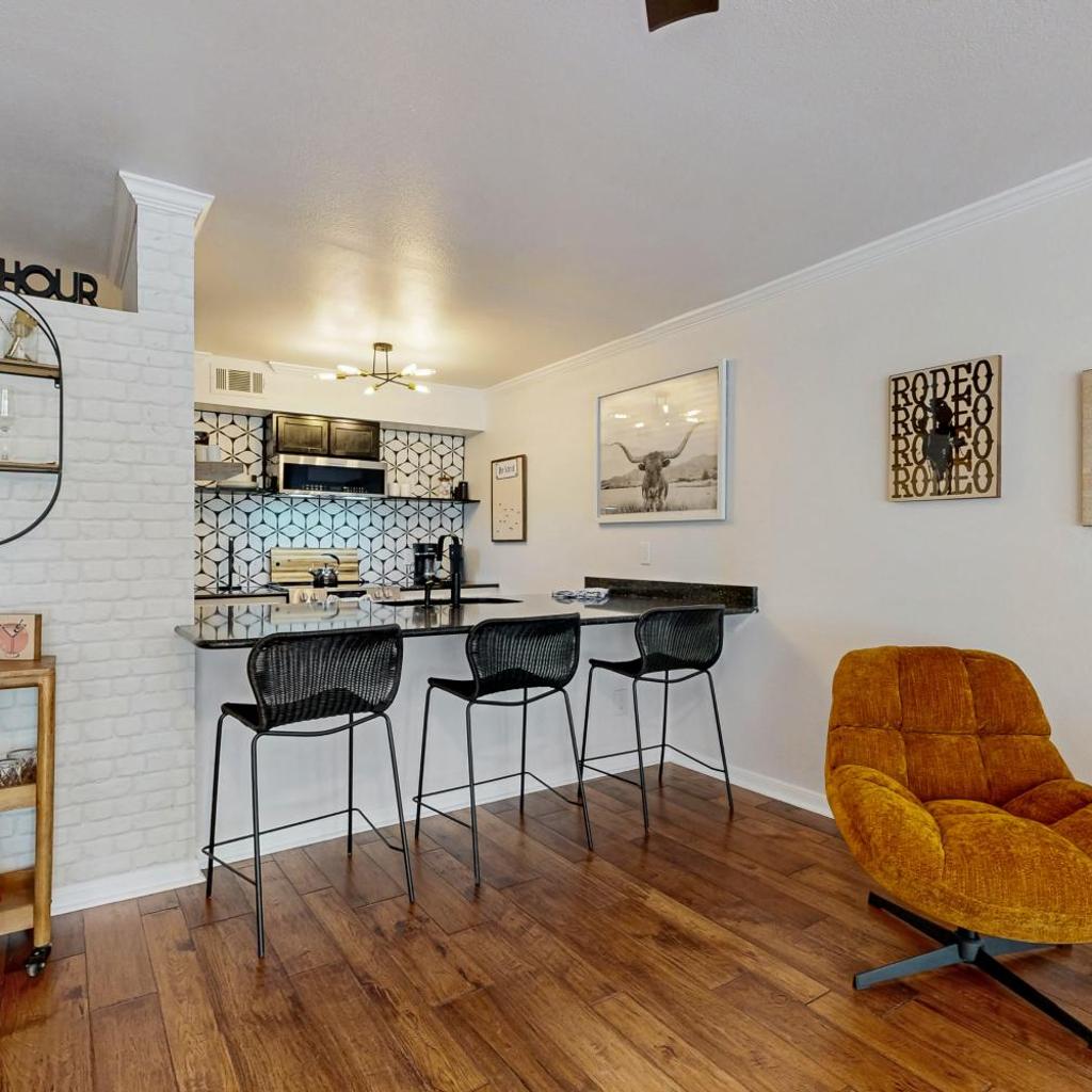 Photograph of Lakeside Austin Condo | 10 Mi to COTA