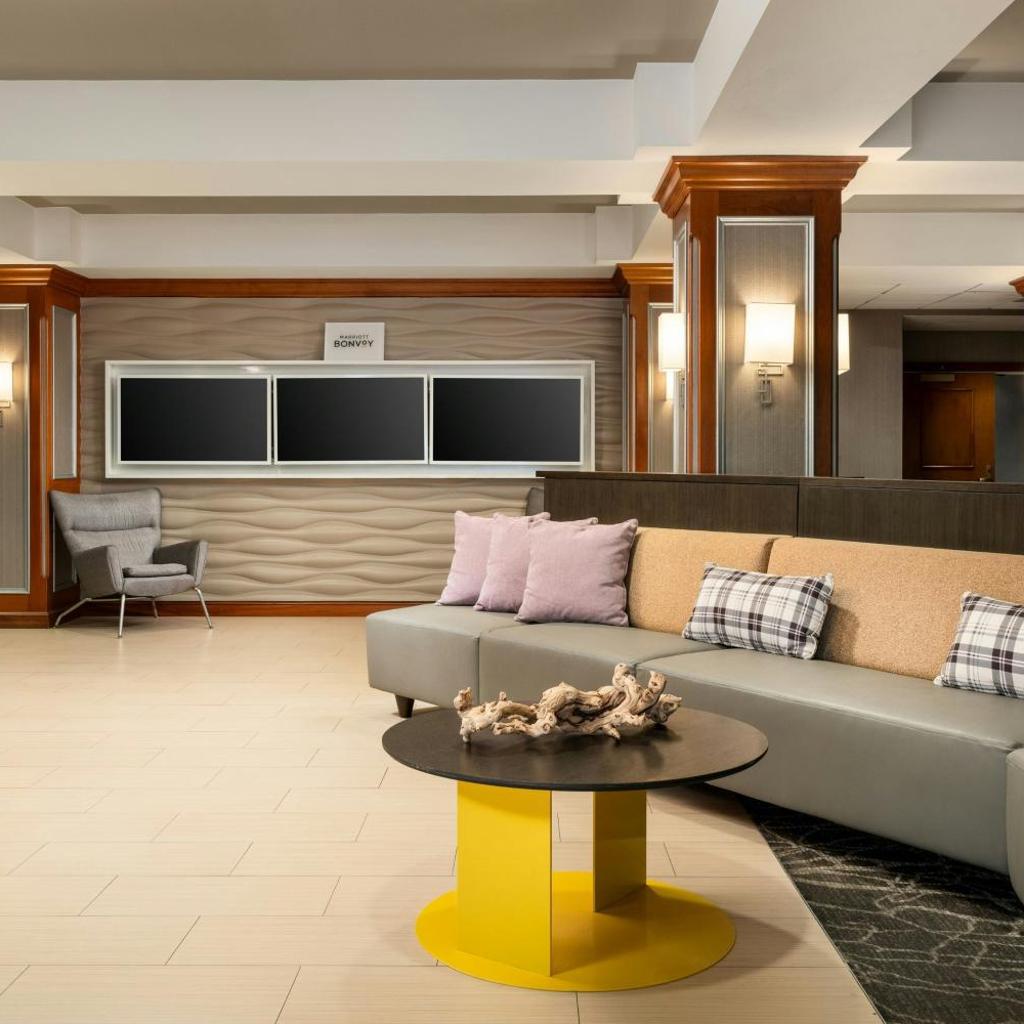 Photograph of SpringHill Suites by Marriott Tampa Westshore Airport