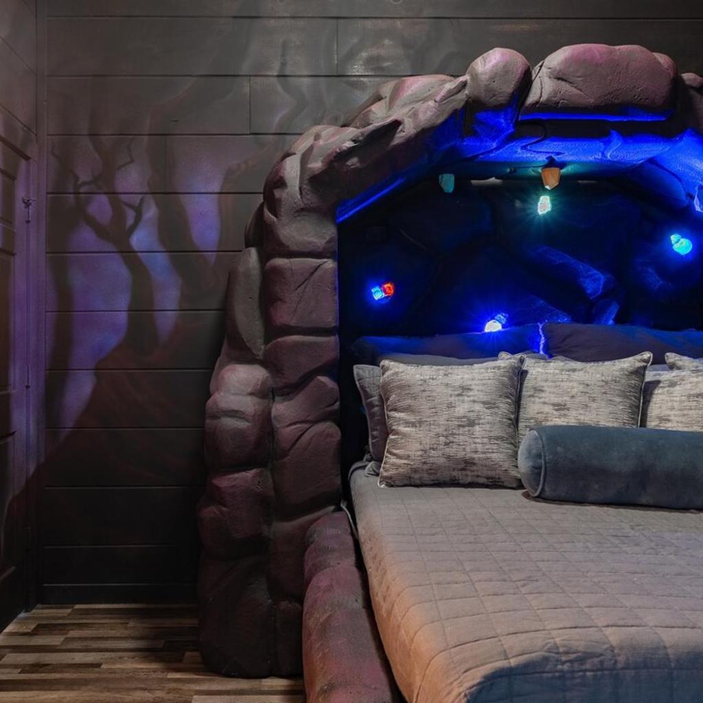 Photograph of Honeybear Hideaways - New Bear-Themed Cabin Cozy and Family Friendly Retreat with Indoor Pool, Game Room, Bear Room and Hot Tub
