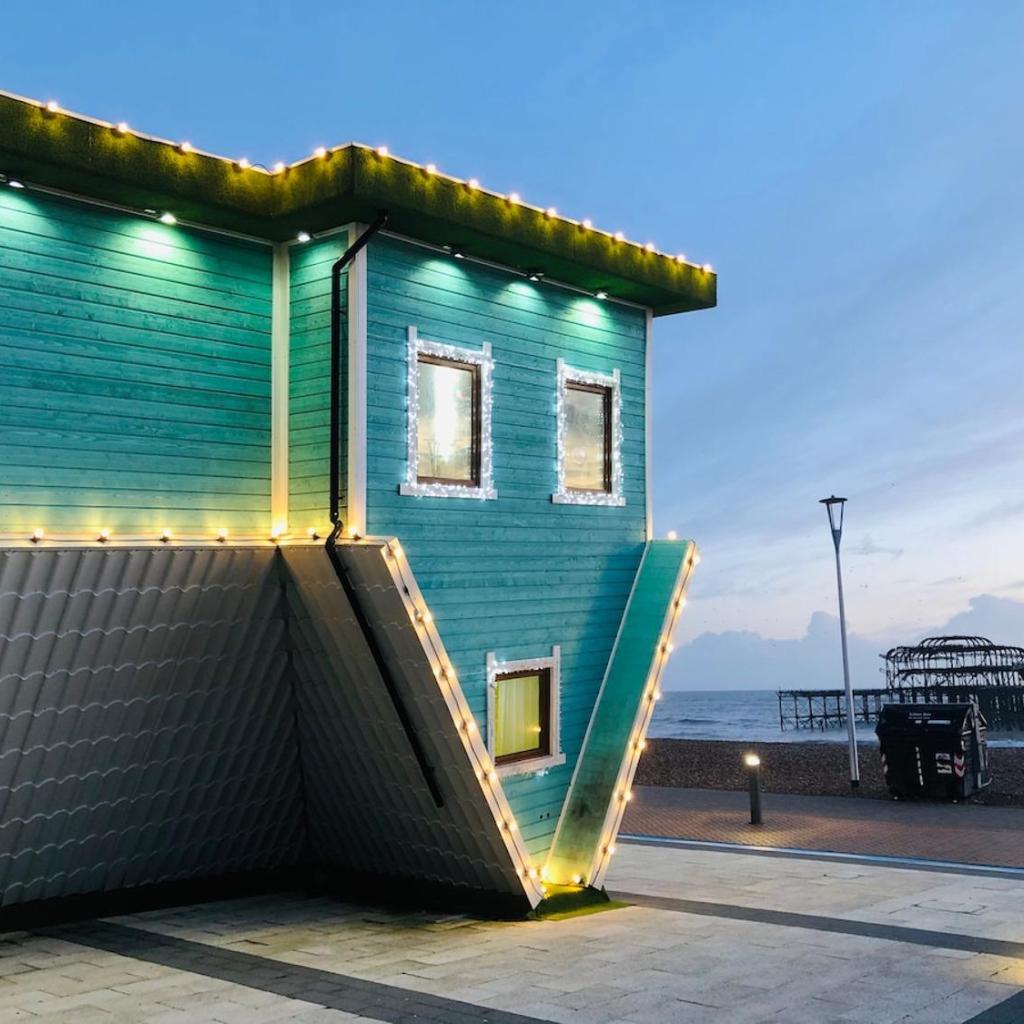 Photograph of Urban 2 Bedroom Flat Next to Brighton Station