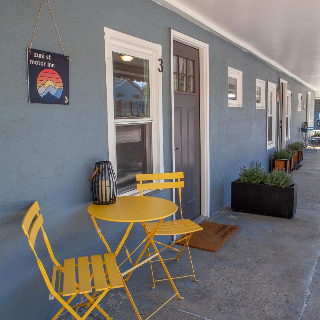 Photograph of Zuni St Motor Inn- Bike, Dine, Explore Denver