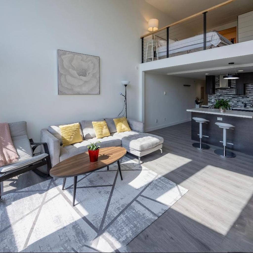 Photograph of Modern top-floor 1-bedroom loft with free parking