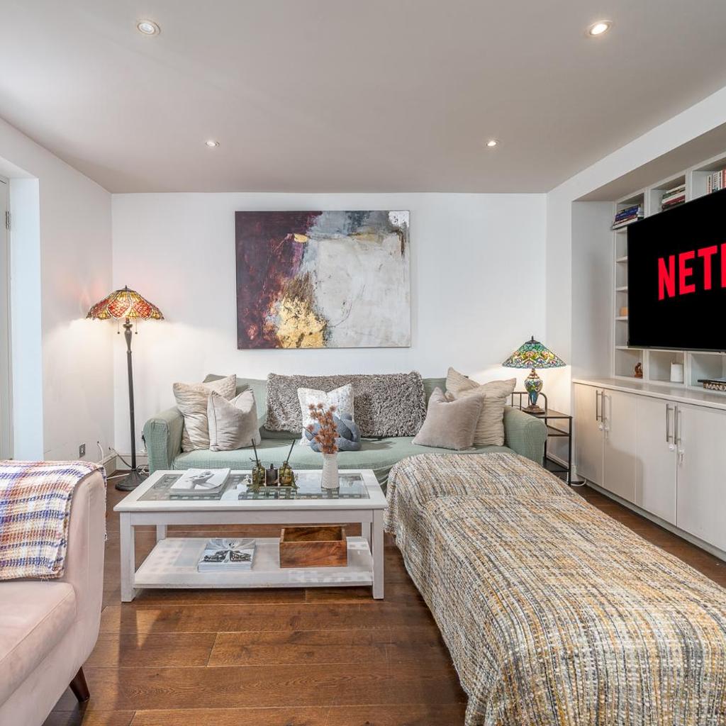 Photograph of Niru Experience Hidden Gem In Chelsea 2BD 2BA