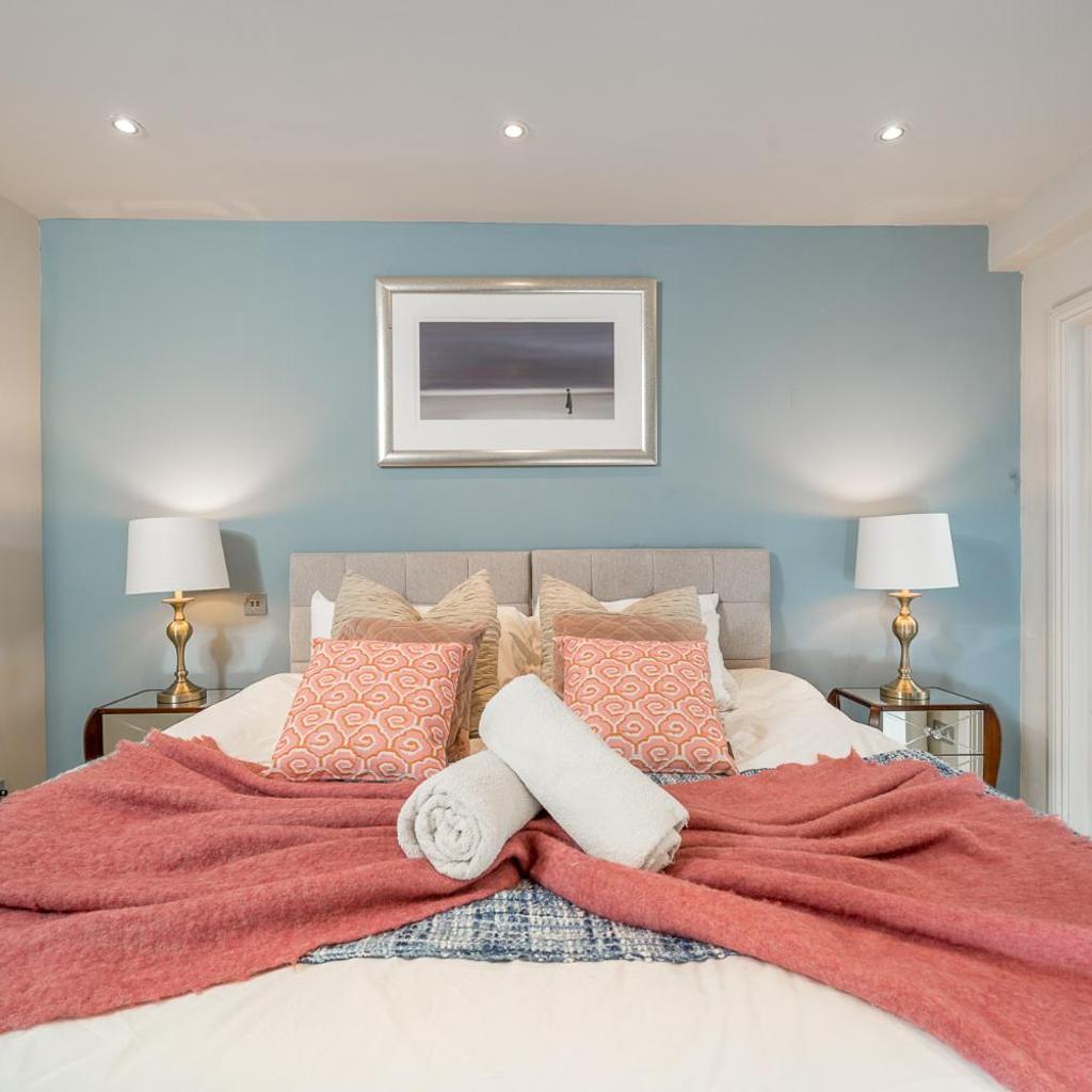 Photograph of Niru Experience Hidden Gem In Chelsea 2BD 2BA