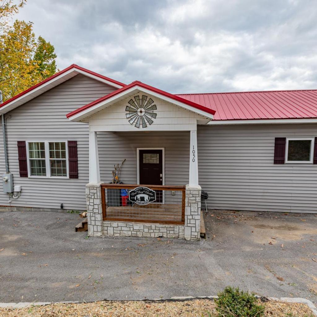 Photograph of Red Roof Chalet of the Smokies