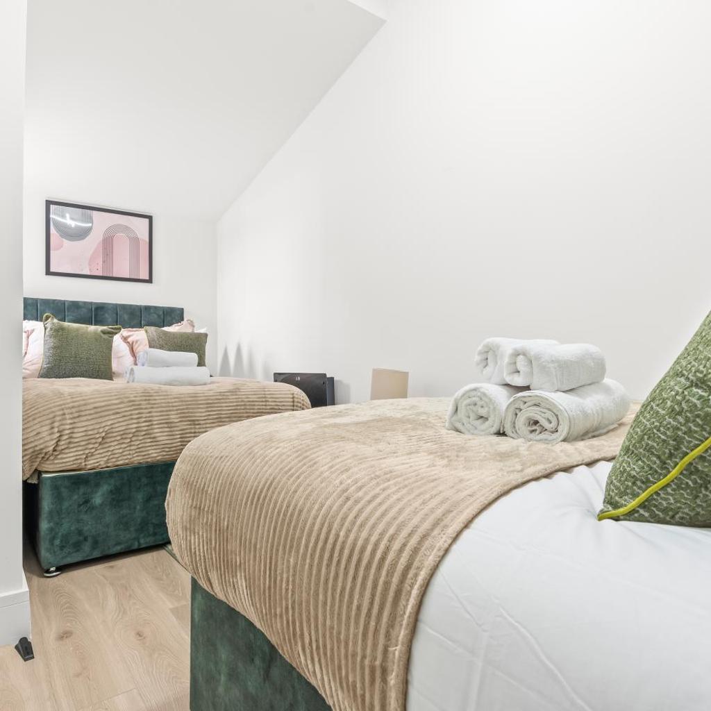 Photograph of Modern Central London 4 Bed - Free Parking