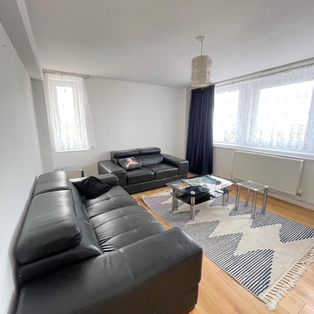 Photograph of 2 bedroom flat Parson House W2