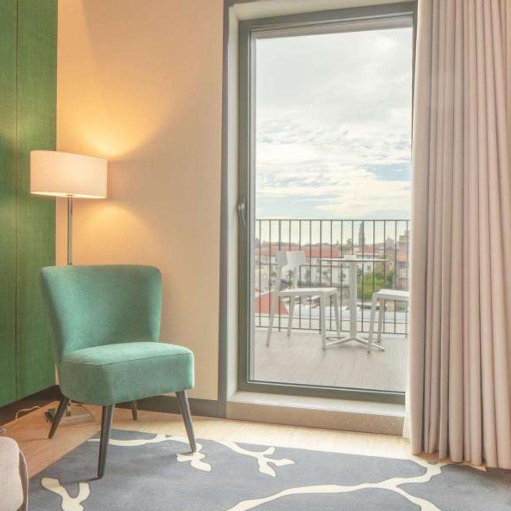 Photograph of NH Porto Jardim