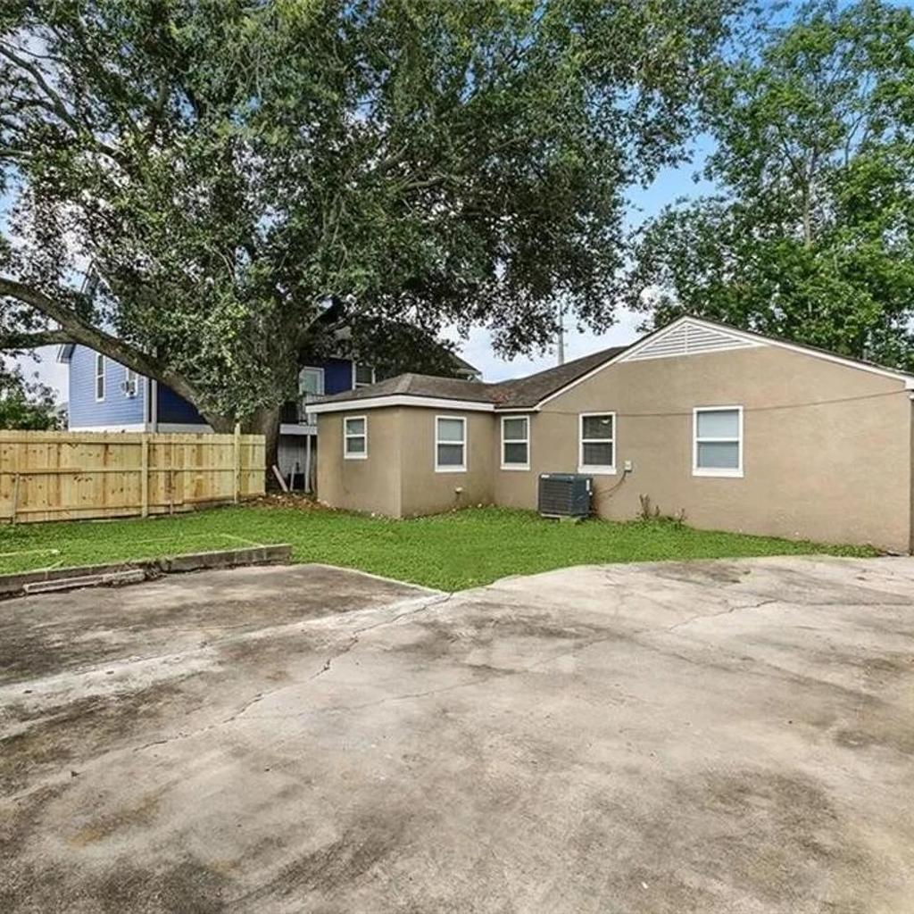 Photograph of 2bd-2ba Adorable Home w Yard in Gentilly