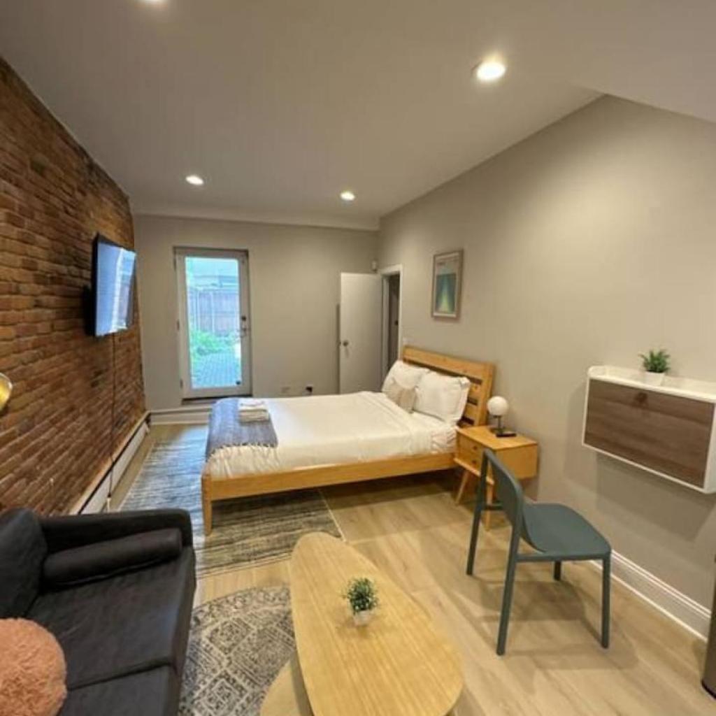Photograph of Vibrant Studio Minutes from Back Bay