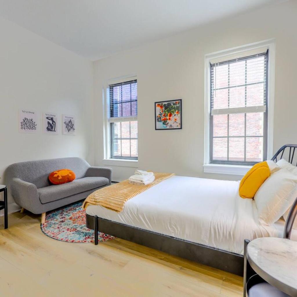 Photograph of Quaint studio apartment Back Bay Area