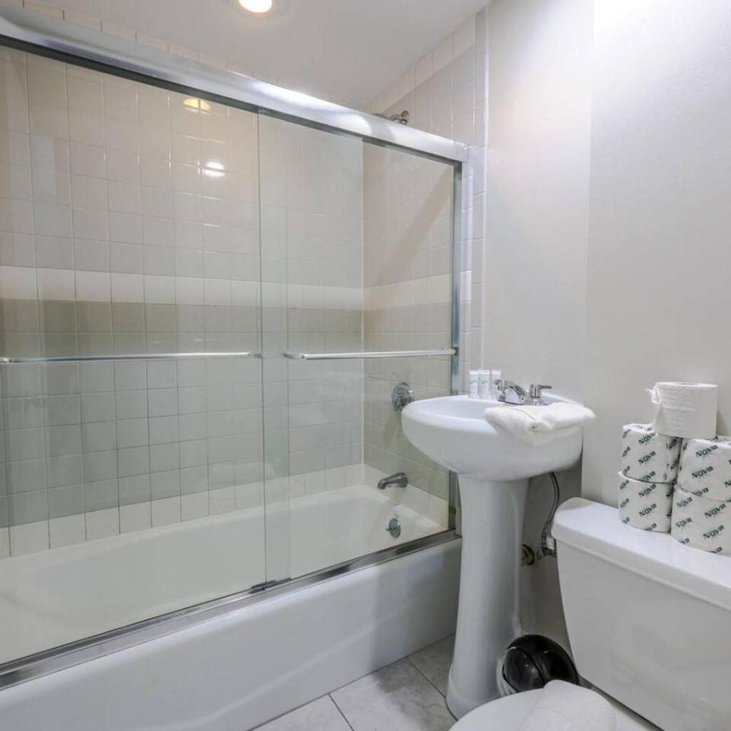 Photograph of Quaint studio apartment Back Bay Area