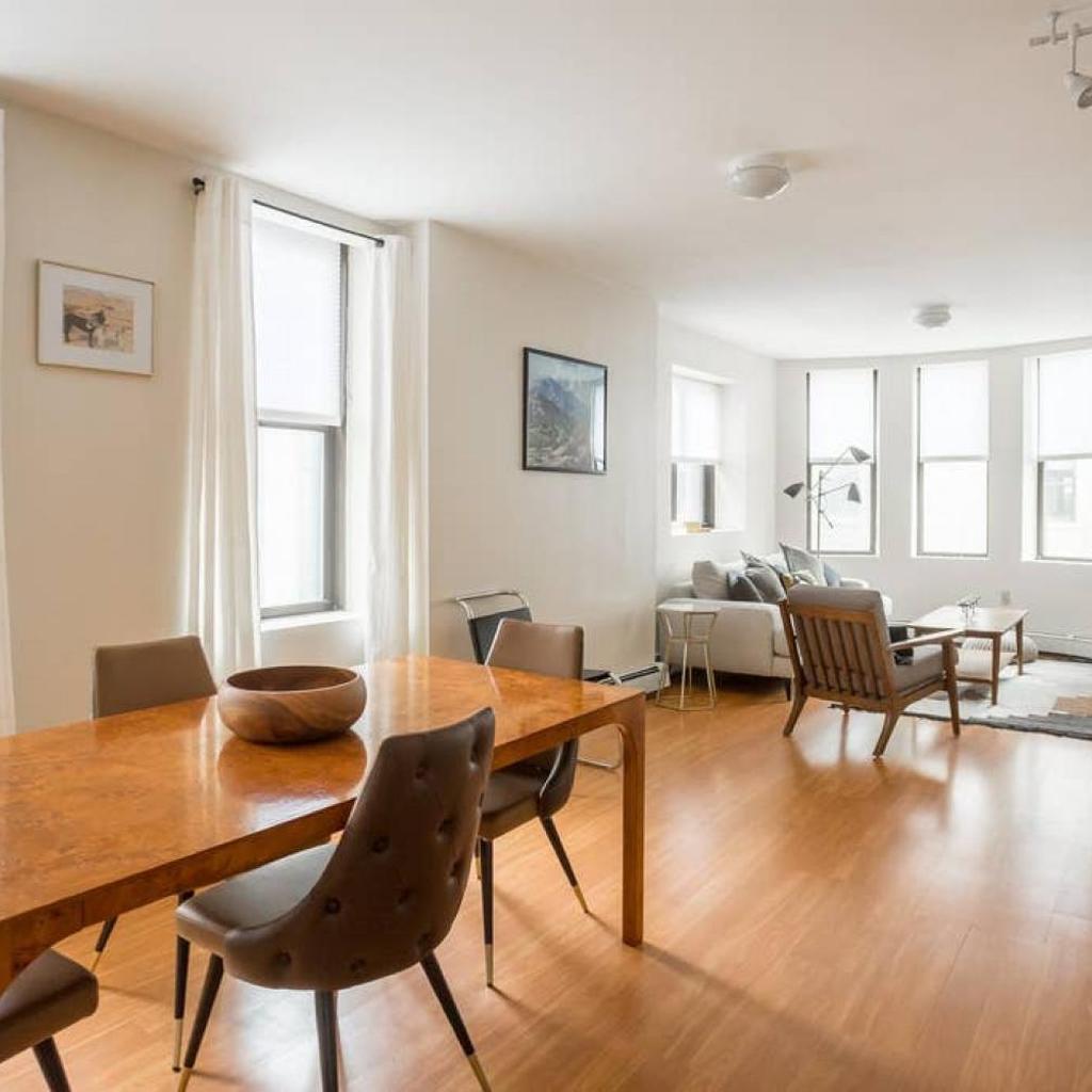 Photograph of Delightful Downtown Boston 2bed 2bath Apartment