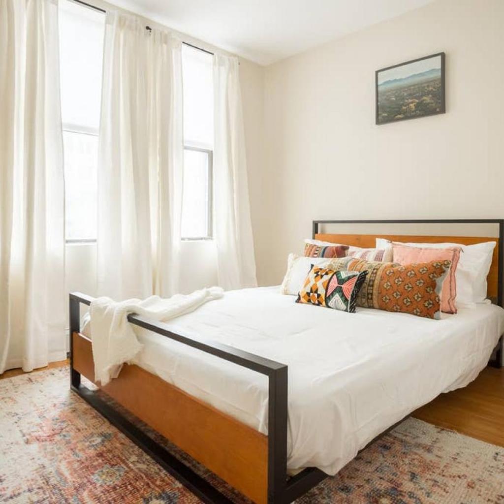 Photograph of Delightful Downtown Boston 2bed 2bath Apartment