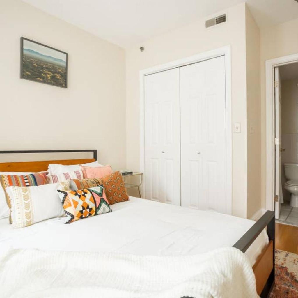 Photograph of Delightful Downtown Boston 2bed 2bath Apartment
