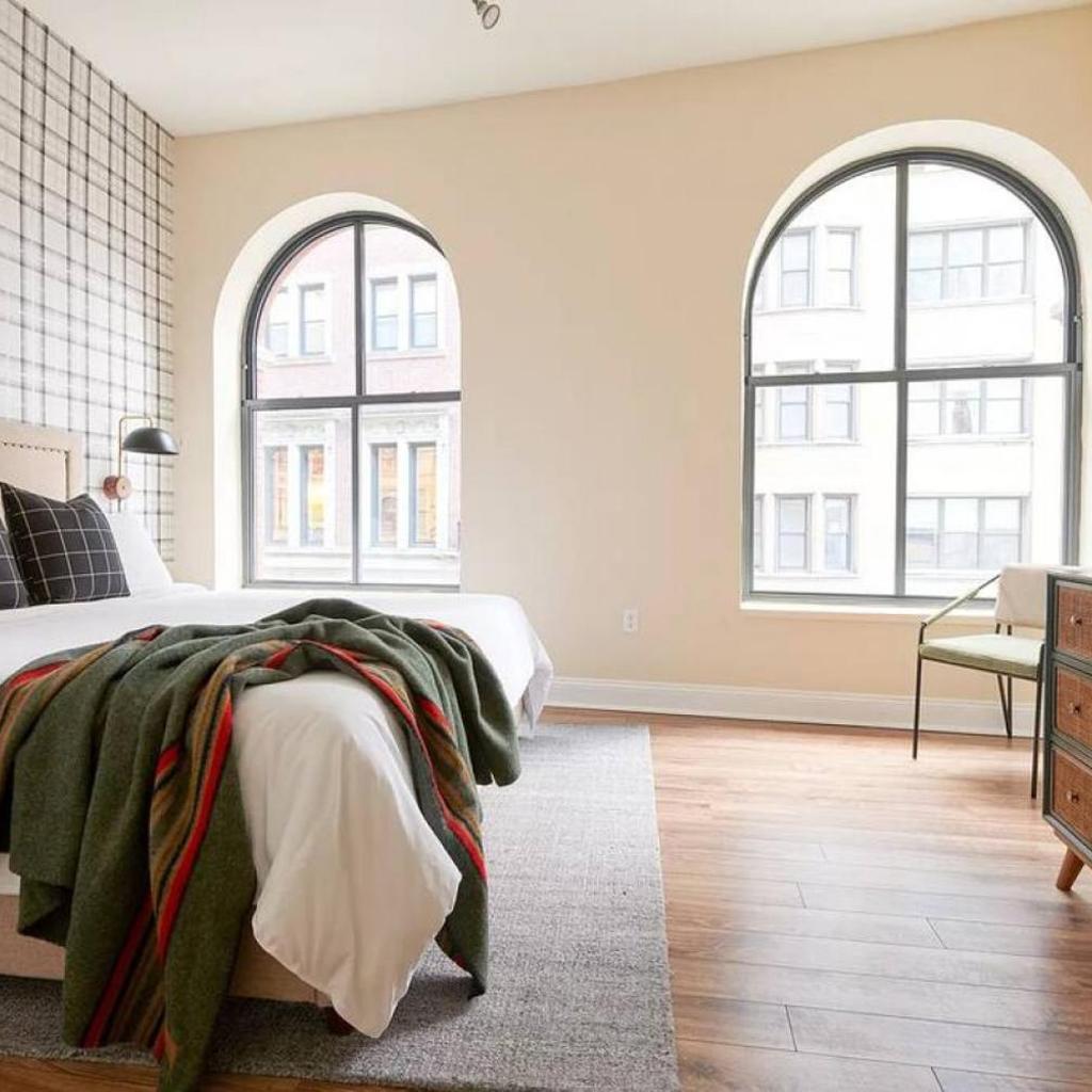 Photograph of Spacious 2br FIDI District Centrally Located