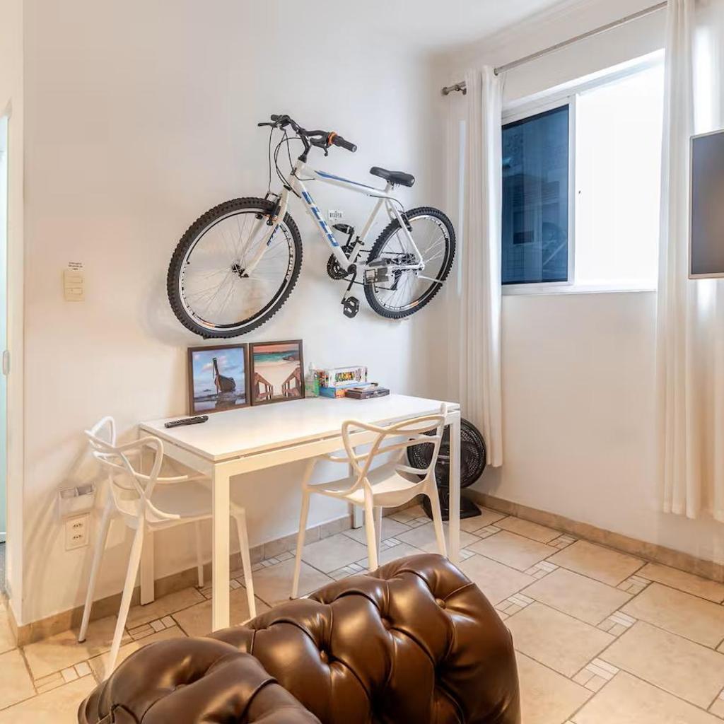 Comfortable Gonzaga Apartament - Em 1 minuto a pé tá na PRAIA Gonzaga em Santos e no Shopping Balneário, 2 ar-condicionados, portaria 24 horas, elevador, 1 vaga carro Gratís, wi-fi Grátis, enxoval Gratuito, PRAIA Santos Gonzaga, Bicicleta disponí — foto 2