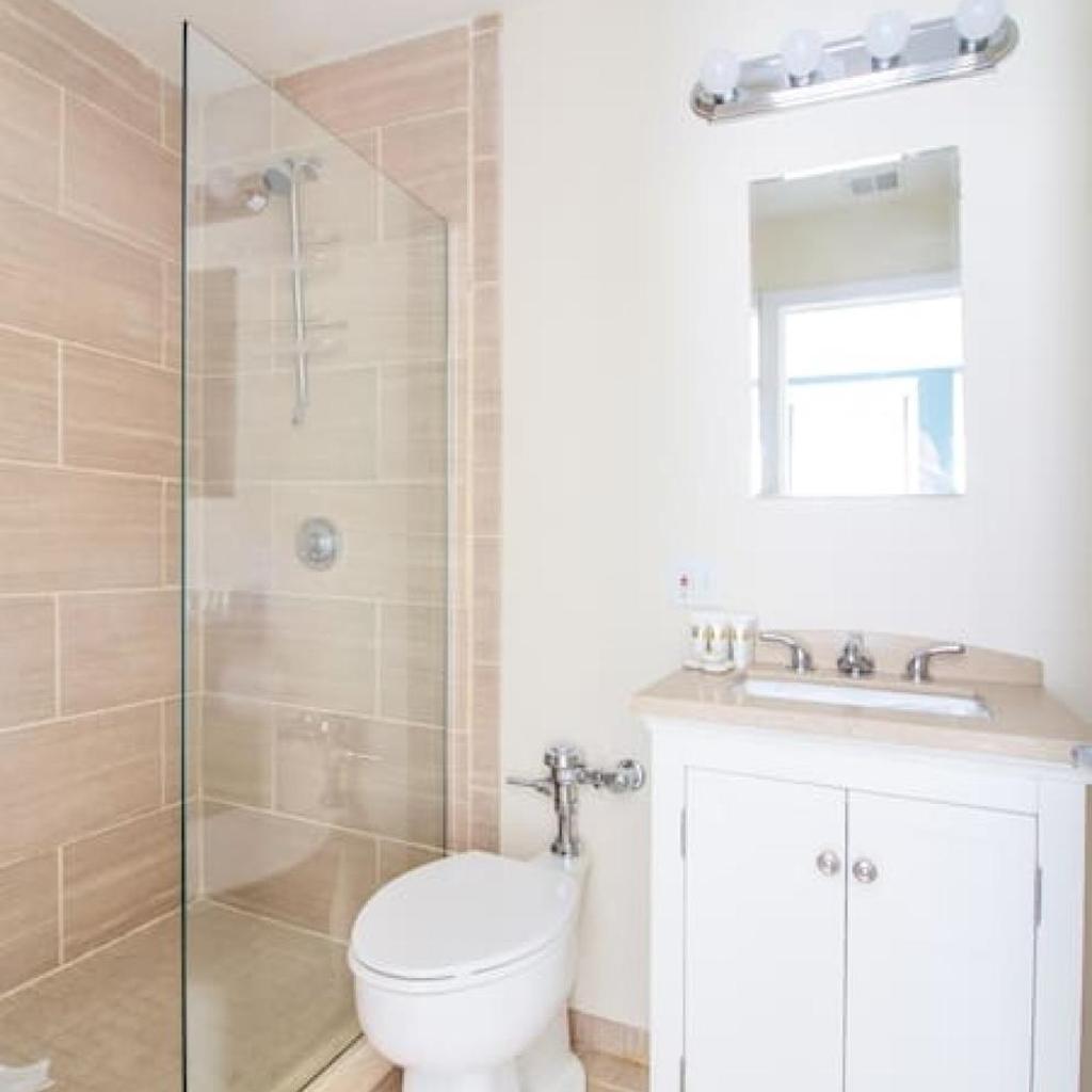 Photograph of Downtown Luxury 1BR Pets Welcome Washer and Dryer in Building