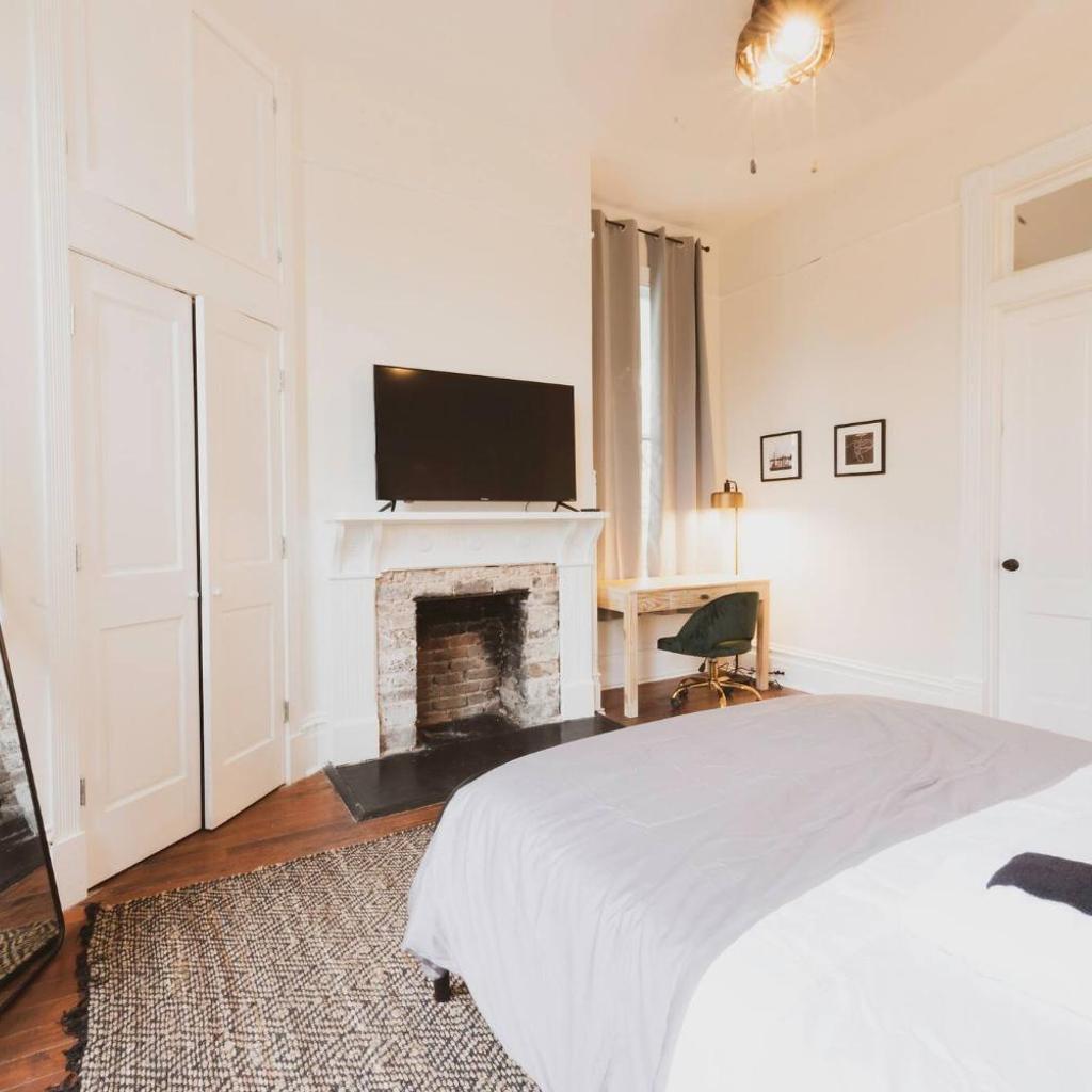 Photograph of 2BDR 2BATH Prime Location Walk to Forsyth Park!