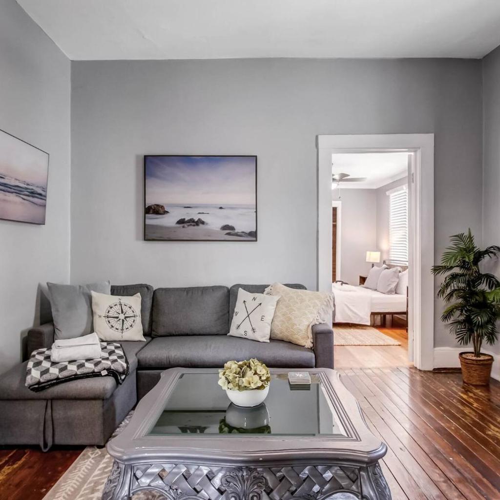 Photograph of Spacious 2BDR Park Side Victorian District
