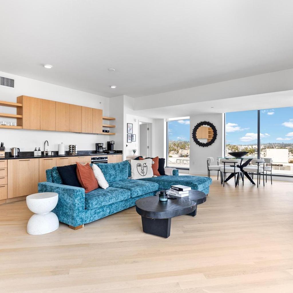 Photograph of Rooftop Pool Modern 2BR, 2BA - Panoramic Hollywood views