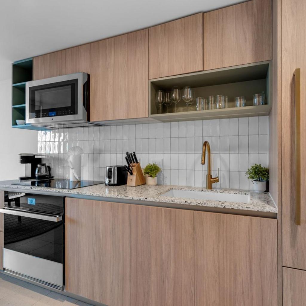 Photograph of Sunlit 1BR Condo In Downtown Miami