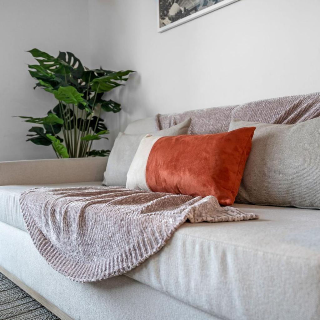 Photograph of Sunlit 1BR Condo In Downtown Miami