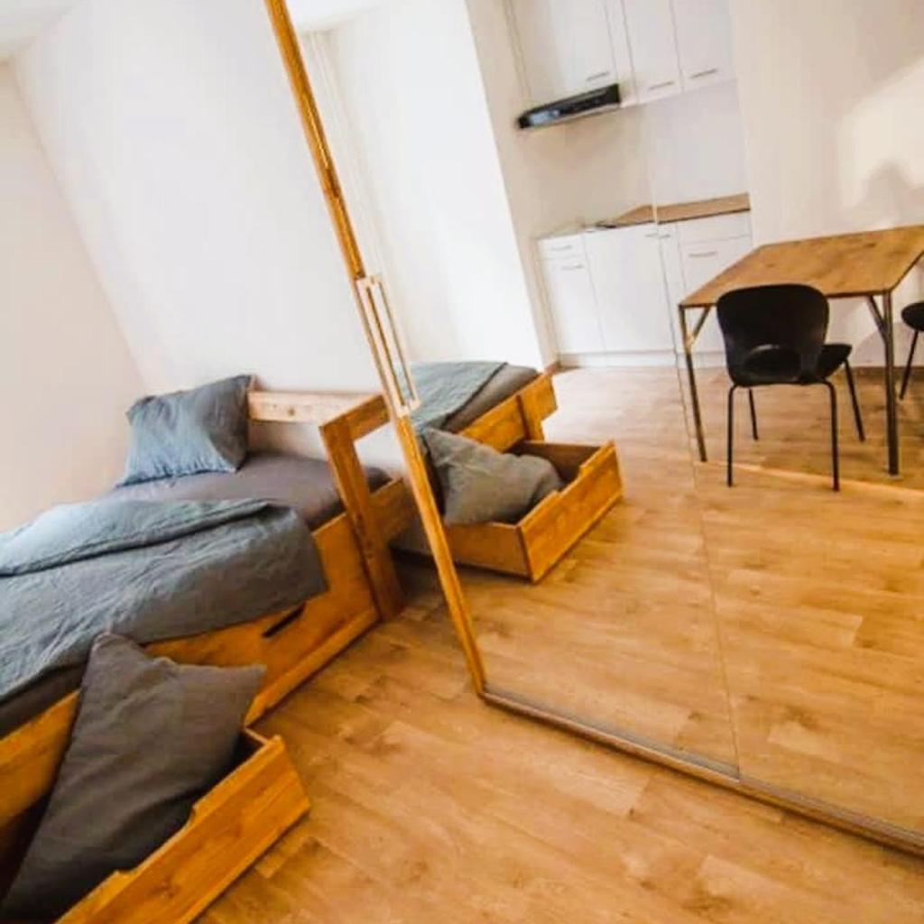 Photograph of Zurich City Center Apartments next to Zurich HB Main Train Station LA - Self Checkin