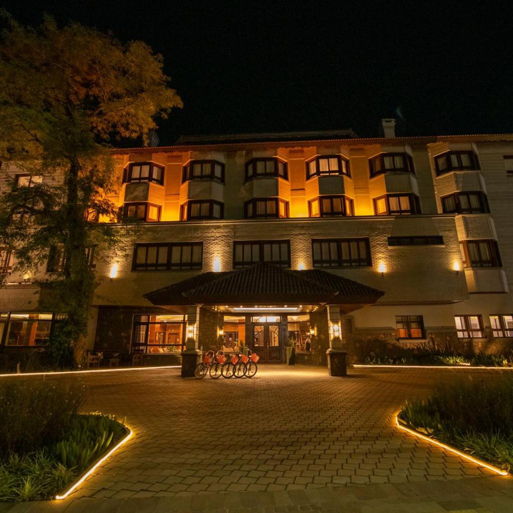 Hotel Serra Nevada — 