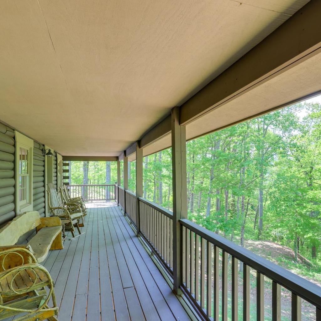 Photograph of 5 Mi to Dtwn Asheville: Tranquil Cabin Retreat!