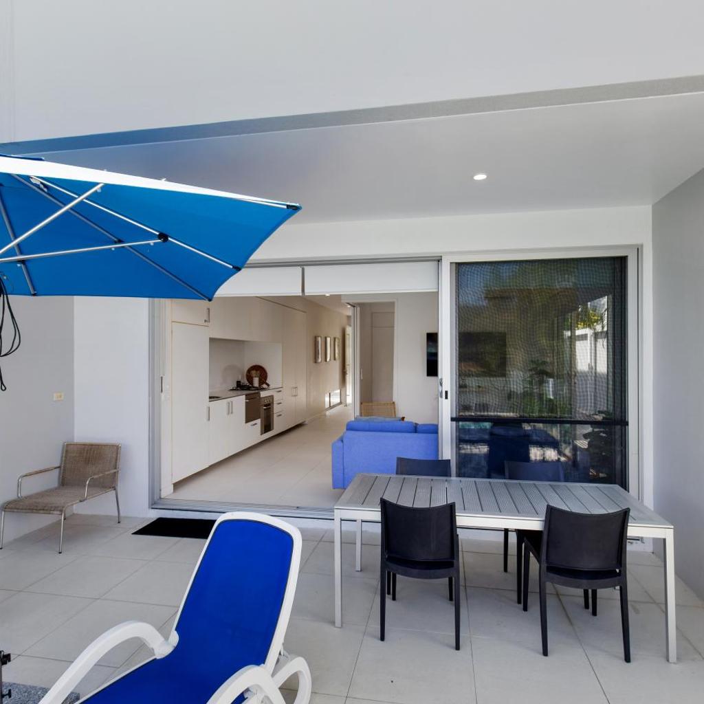 Pool Resort Port Douglas — 