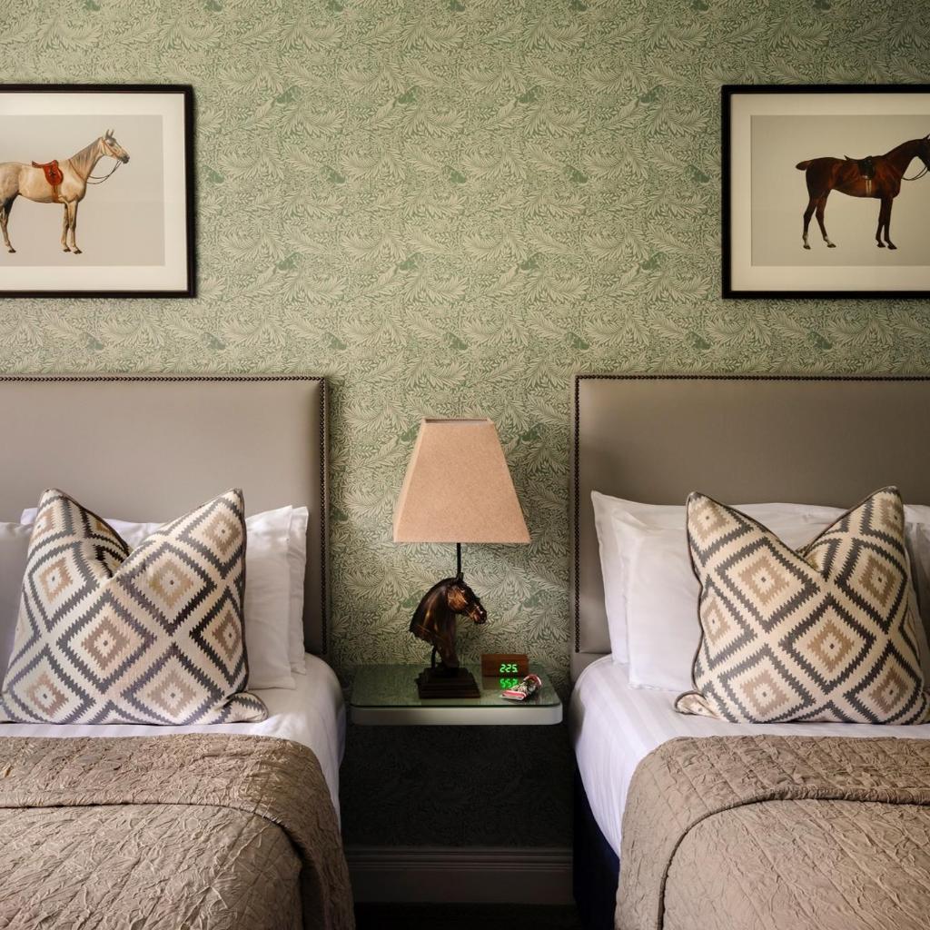 Horse & Jockey Hotel — 